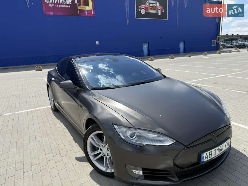 Tesla Model S 2014