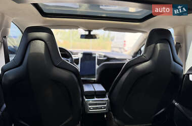 Ліфтбек Tesla Model S 2014 в 