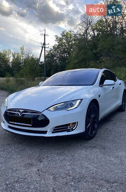 Ліфтбек Tesla Model S 2015 в Харкові