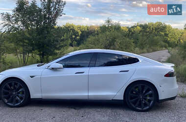 Ліфтбек Tesla Model S 2015 в 