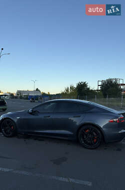 Лифтбек Tesla Model S 2015 в 