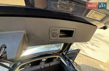 Ліфтбек Tesla Model S 2014 в 