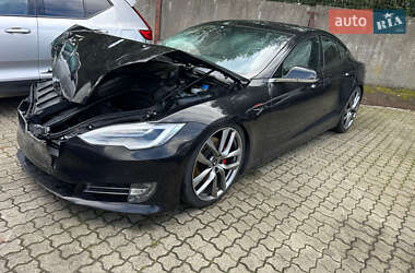 Ліфтбек Tesla Model S 2017 в Летичіві
