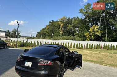 Лифтбек Tesla Model S 2016 в Луцке