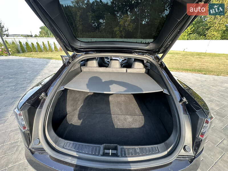 Ліфтбек Tesla Model S 2016 в Луцьку фото 24 Ліфтбек Tesla Model S 2016 в Луцьку