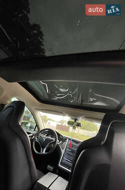 Ліфтбек Tesla Model S 2013 в 
