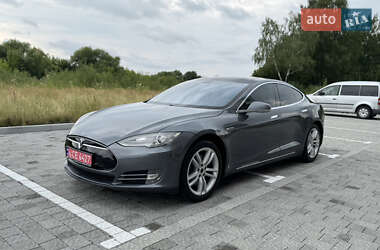 Лифтбек Tesla Model S 2013 в 