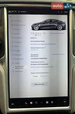 Лифтбек Tesla Model S 2013 в 
