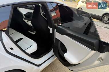 Лифтбек Tesla Model S 2024 в 