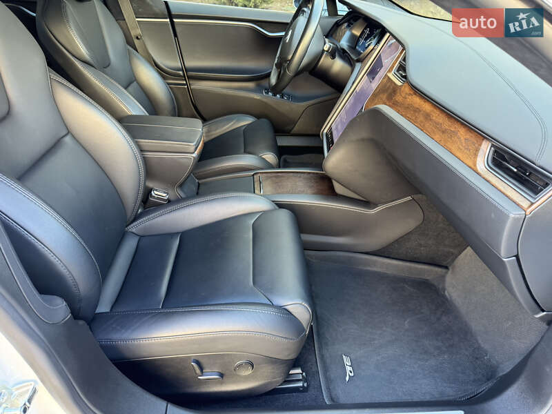 Лифтбек Tesla Model S 2019 в Одессе