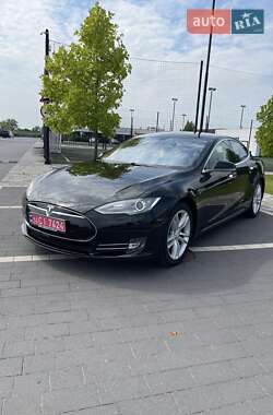 Лифтбек Tesla Model S 2013 в 
