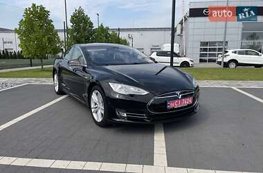 Лифтбек Tesla Model S 2013 в 