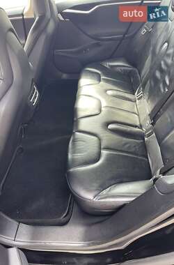 Лифтбек Tesla Model S 2013 в 