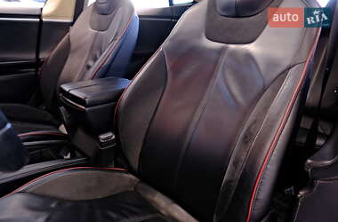 Ліфтбек Tesla Model S 2013 в 