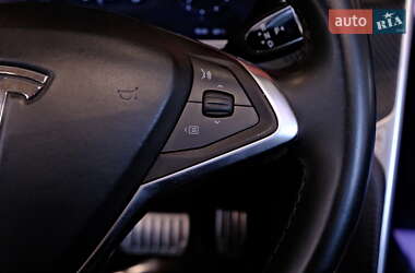 Ліфтбек Tesla Model S 2013 в 