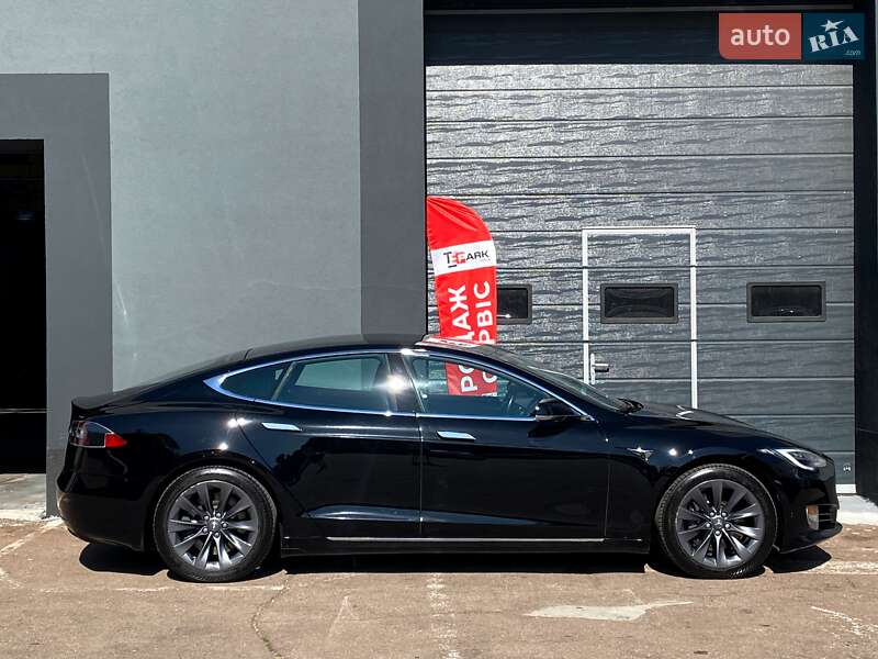Лифтбек Tesla Model S 2020 в Киеве