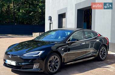 Ліфтбек Tesla Model S 2020 в 