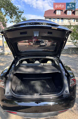 Ліфтбек Tesla Model S 2014 в 