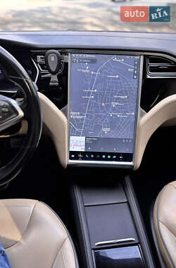 Ліфтбек Tesla Model S 2014 в 