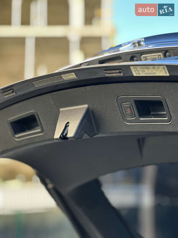 Ліфтбек Tesla Model S 2015 в Львові фото 12 Ліфтбек Tesla Model S 2015 в Львові