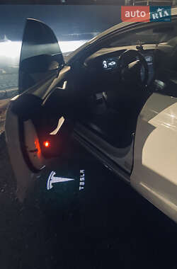 Ліфтбек Tesla Model S 2016 в 