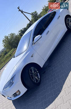 Лифтбек Tesla Model S 2014 в 