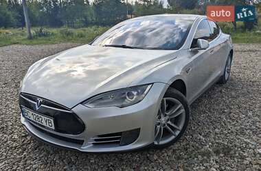 Лифтбек Tesla Model S 2015 в Трускавце