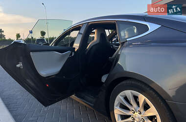 Лифтбек Tesla Model S 2016 в 