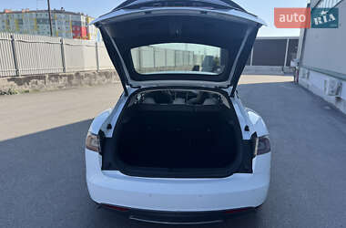Лифтбек Tesla Model S 2013 в 