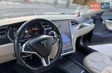 Лифтбек Tesla Model S 2014 в 