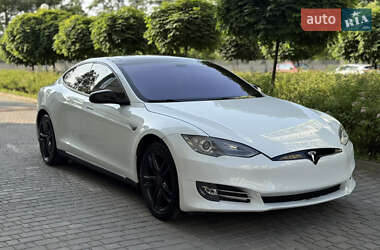 Ліфтбек Tesla Model S 2014 в 