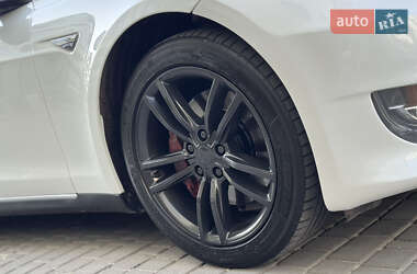 Ліфтбек Tesla Model S 2014 в 