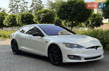 Ліфтбек Tesla Model S 2014 в 