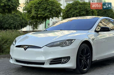 Ліфтбек Tesla Model S 2014 в 