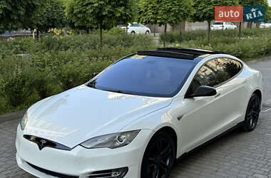 Ліфтбек Tesla Model S 2014 в 