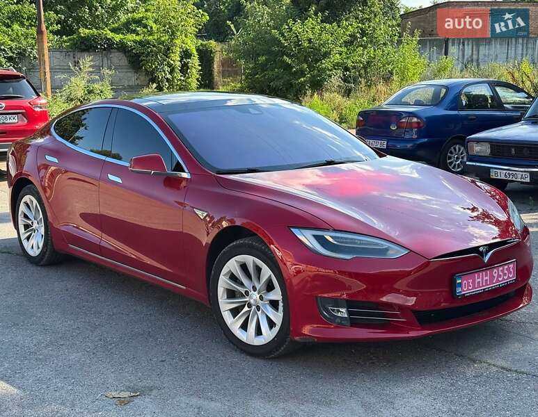 Ліфтбек Tesla Model S 2017 в Черкасах