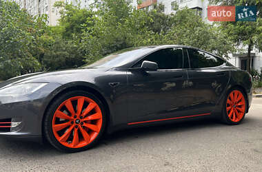 Ліфтбек Tesla Model S 2015 в 