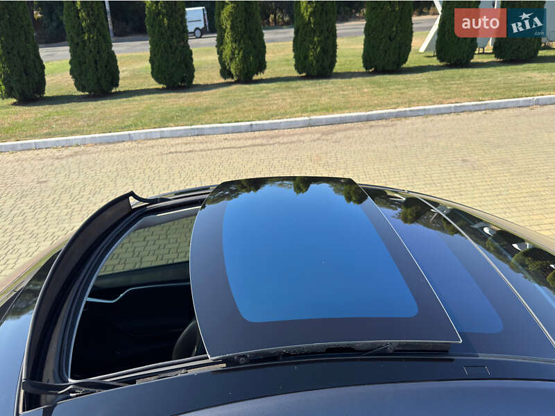Лифтбек Tesla Model S 2017 в Одессе