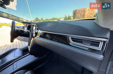 Ліфтбек Tesla Model S 2017 в 