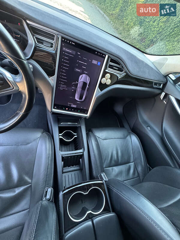 Лифтбек Tesla Model S 2017 в Одессе