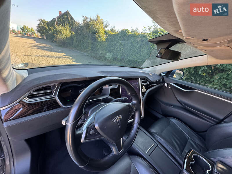 Лифтбек Tesla Model S 2017 в Одессе
