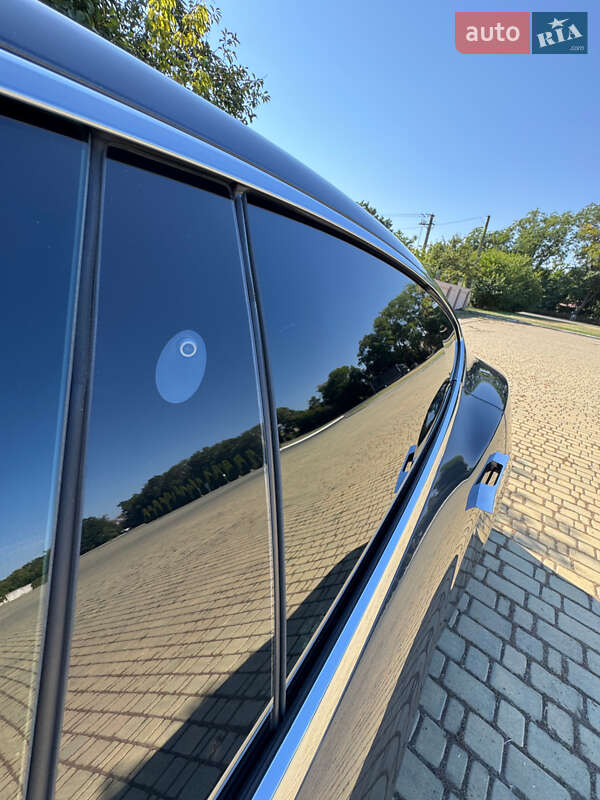Лифтбек Tesla Model S 2017 в Одессе