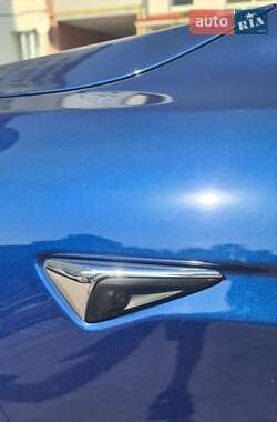 Лифтбек Tesla Model S 2017 в Ивано-Франковске
