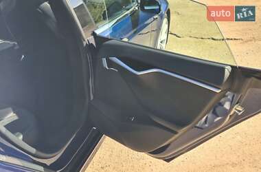 Лифтбек Tesla Model S 2017 в Ивано-Франковске