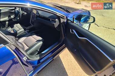 Лифтбек Tesla Model S 2017 в Ивано-Франковске