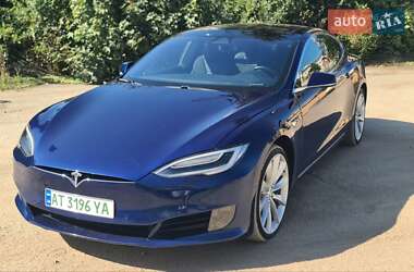 Лифтбек Tesla Model S 2017 в Ивано-Франковске