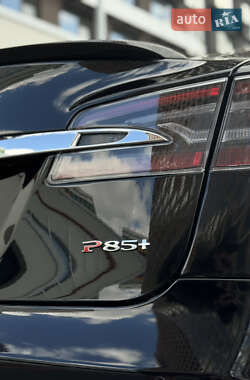 Лифтбек Tesla Model S 2013 в 