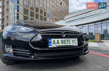 Лифтбек Tesla Model S 2013 в 