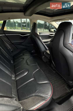 Лифтбек Tesla Model S 2013 в 