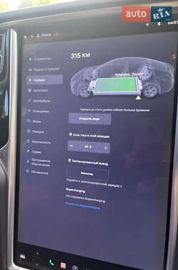 Лифтбек Tesla Model S 2014 в 